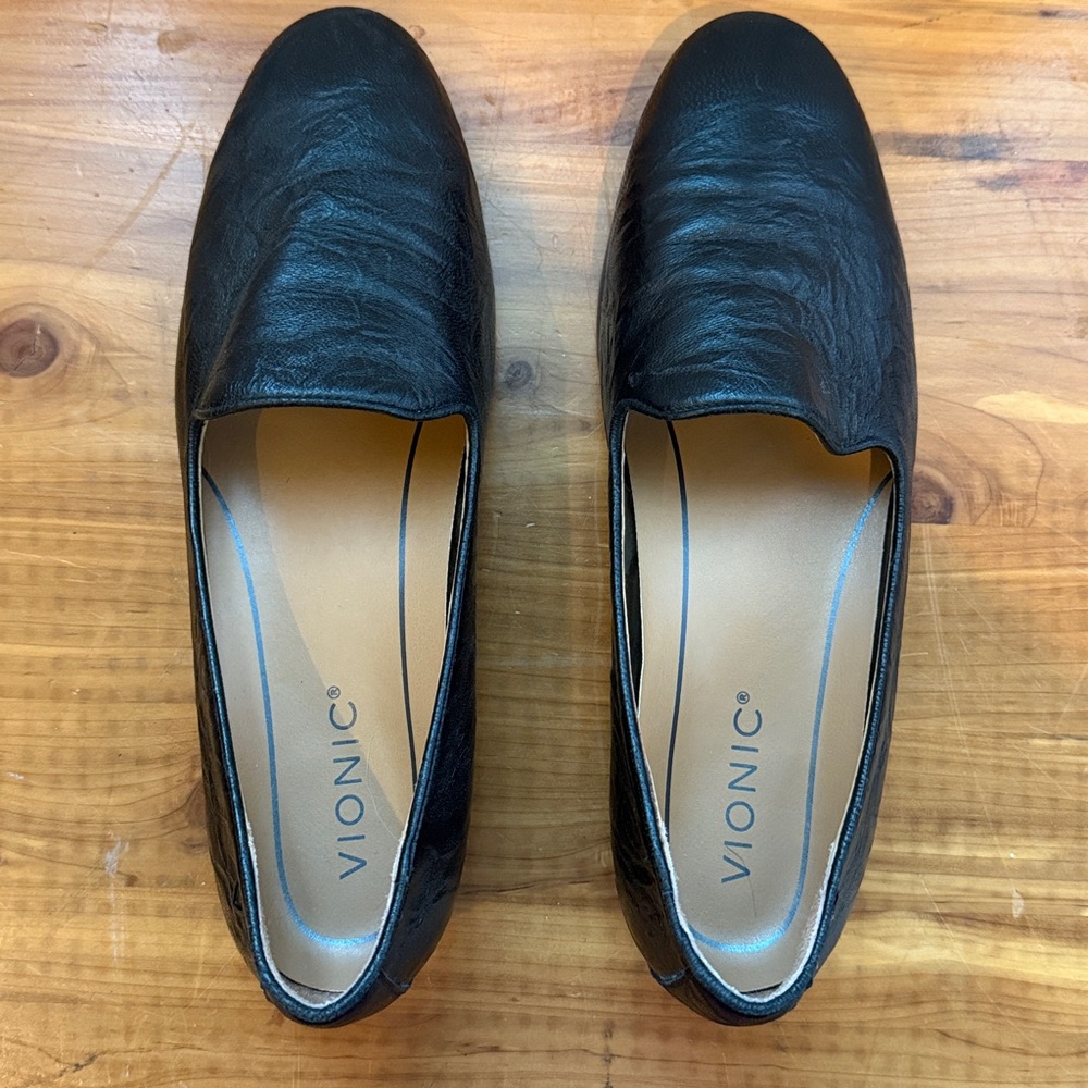 Vionic Willa Black Slip-On Flats - Worn Once -Size 7
